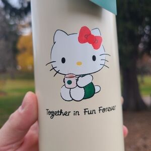 Starbucks x Hello Kitty Cream Water Bottle with Hello Kitty LIMITED EDITION